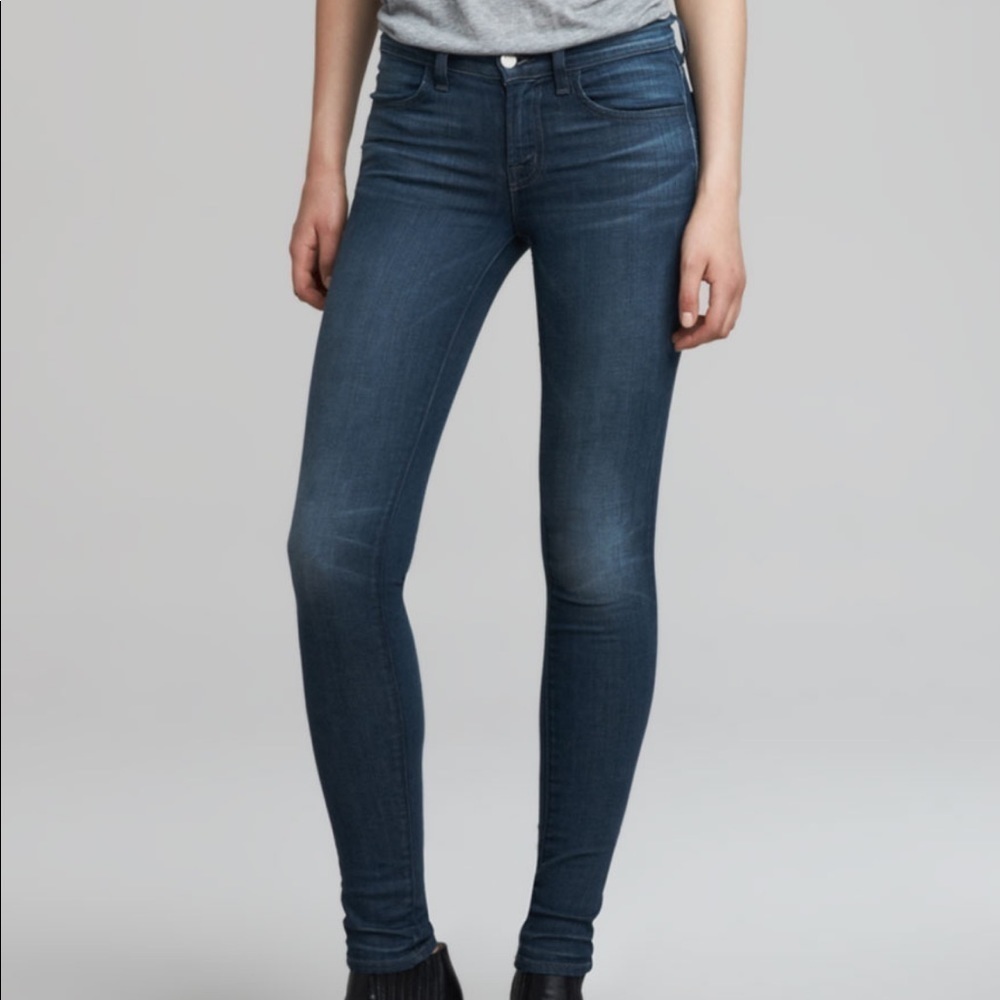 🏷️ 2/$20 J Brand Super Skinny Jean